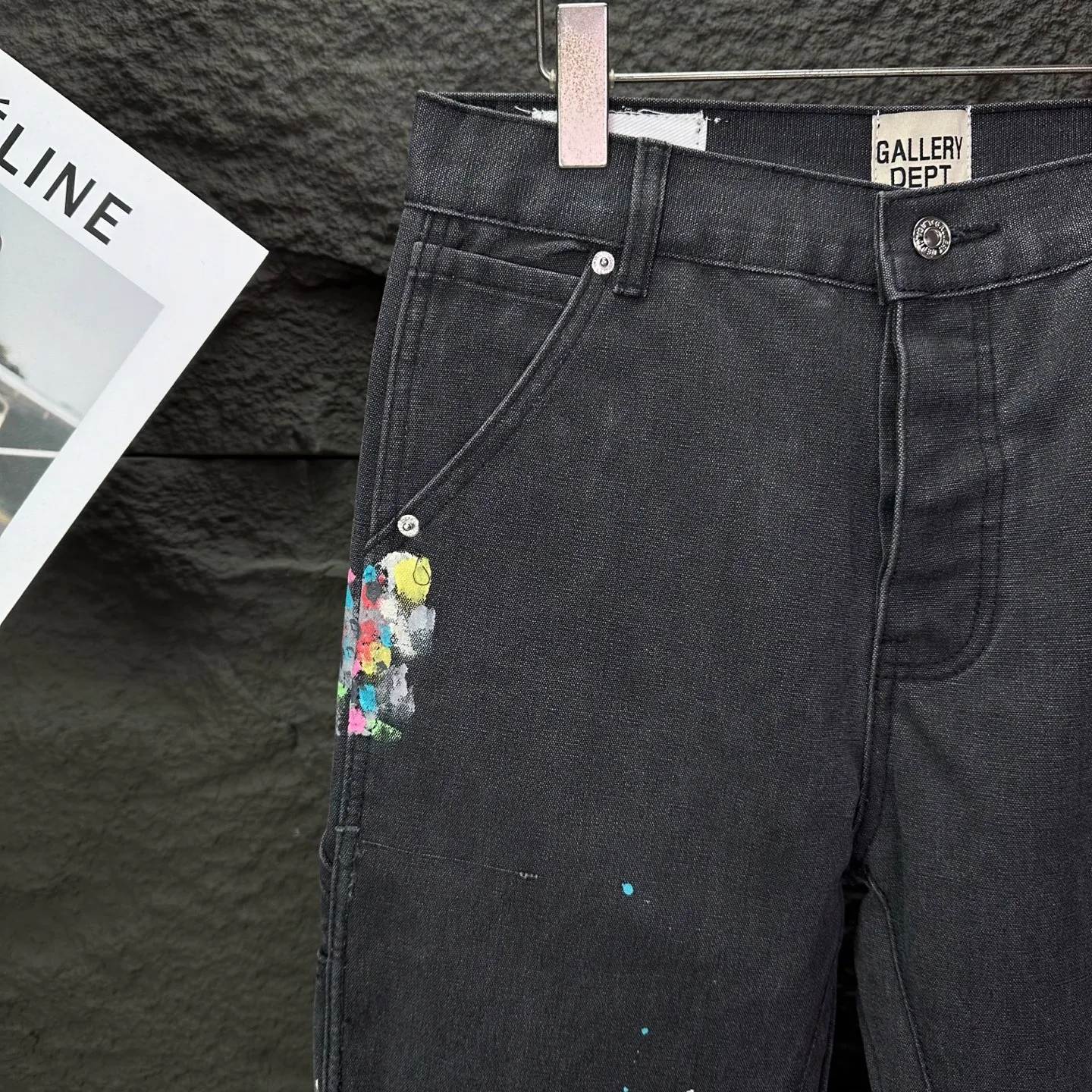 P260 GALLERY DEPT. 2025 new patchwork hand-painted splash-ink couple style loose bootcut jeans 🔥High version🔥High version🔥Top ceiling quality Styles with different washed textures, very friendly to people with thin legs and thick legs, the bootcut version is very flattering to the leg shape Moderate length that never goes out of style, easy to match with casually, basic styling for various styles, a must-have in the wardrobe! The fabric is stiff but also makes the upper body soft without losing texture. The washing process is even more perfect. It is a must-have item for everyone! ! ! Washed wheat, hang tag, pants label, three complete labels Color: dark gray Size: 28, 30, 32, 34, 36 (five sizes)